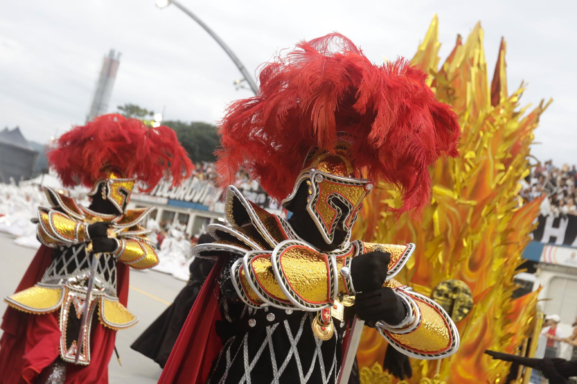 Gaviões da Fiel desfilou com enredo contra a intolerância religiosa - Ricardo Matsukawa / UOL