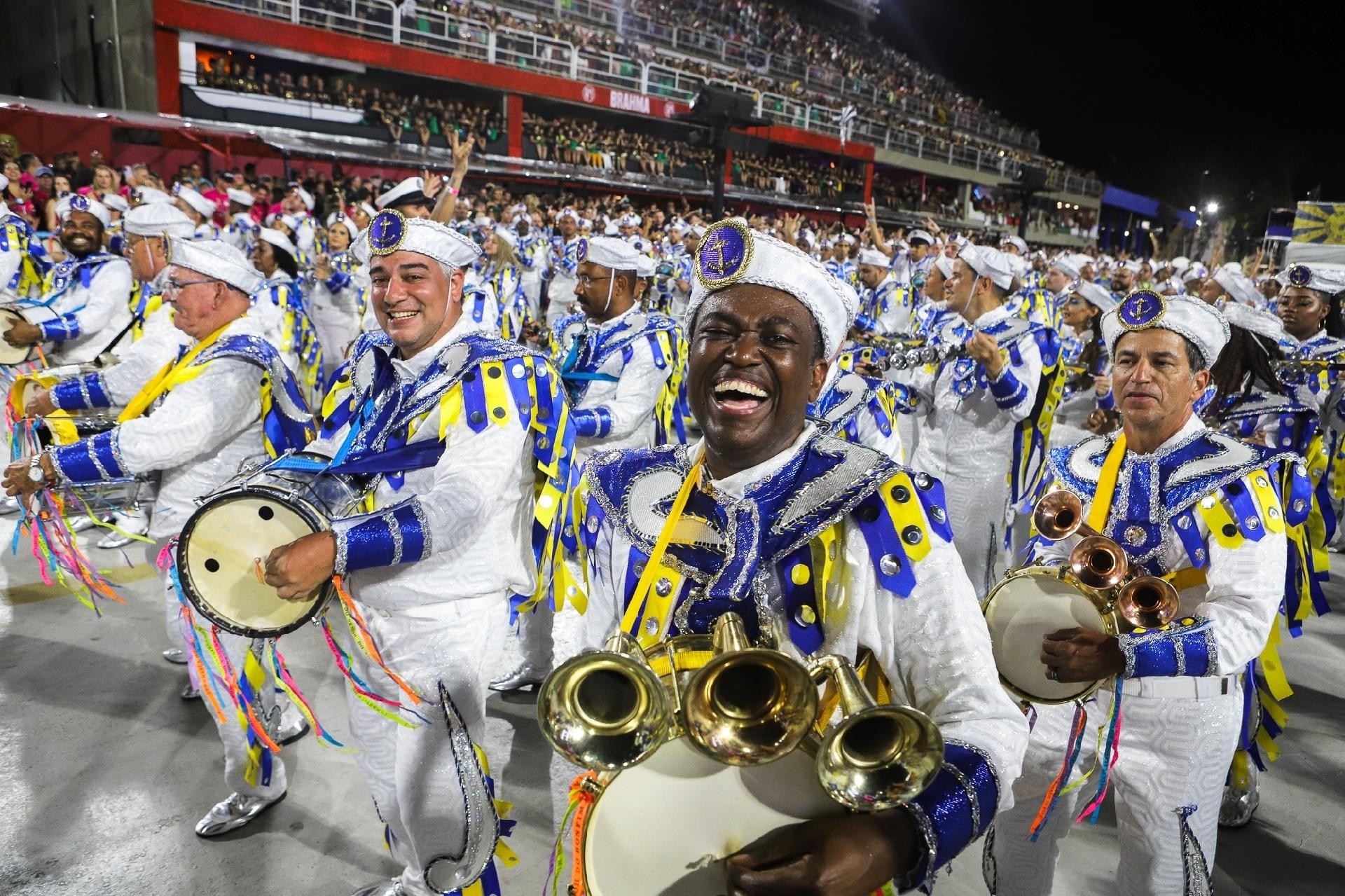 Unidos da Tijuca fez estava envolta em azul - Zô Guimarães/ UOL