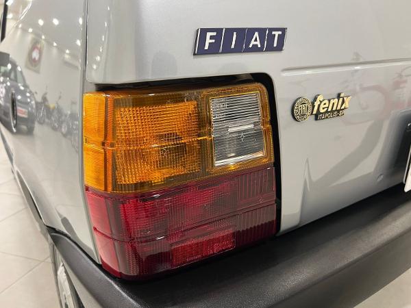 Fiat Uno guardado por 27 anos em galpão continua 0 km e vale fortuna