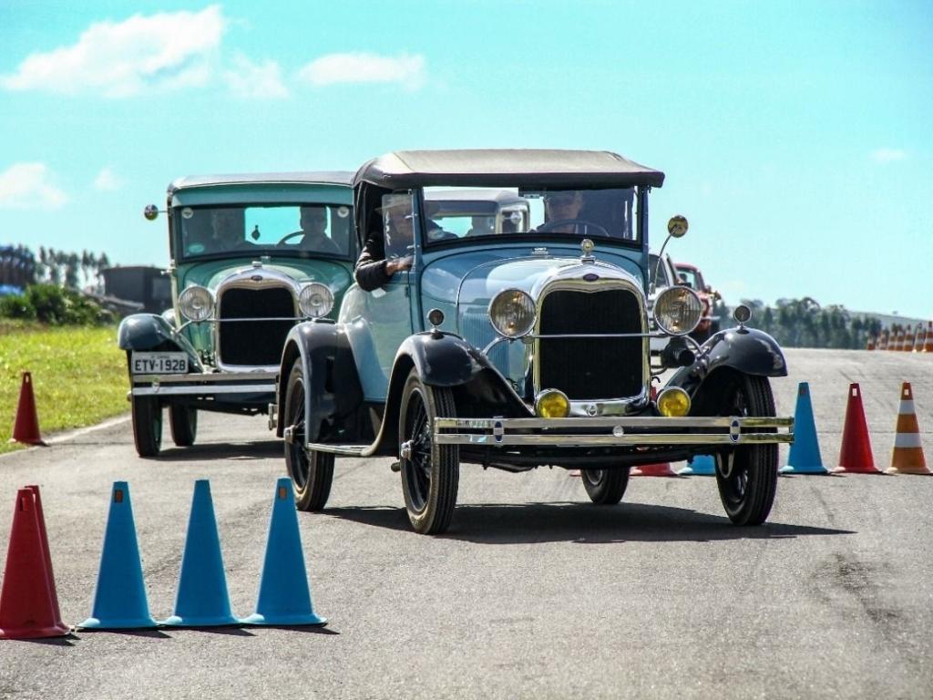 Interior de SP ganha novo parque temático para quem é apaixonado por carros  - 22/07/2022 - UOL Nossa