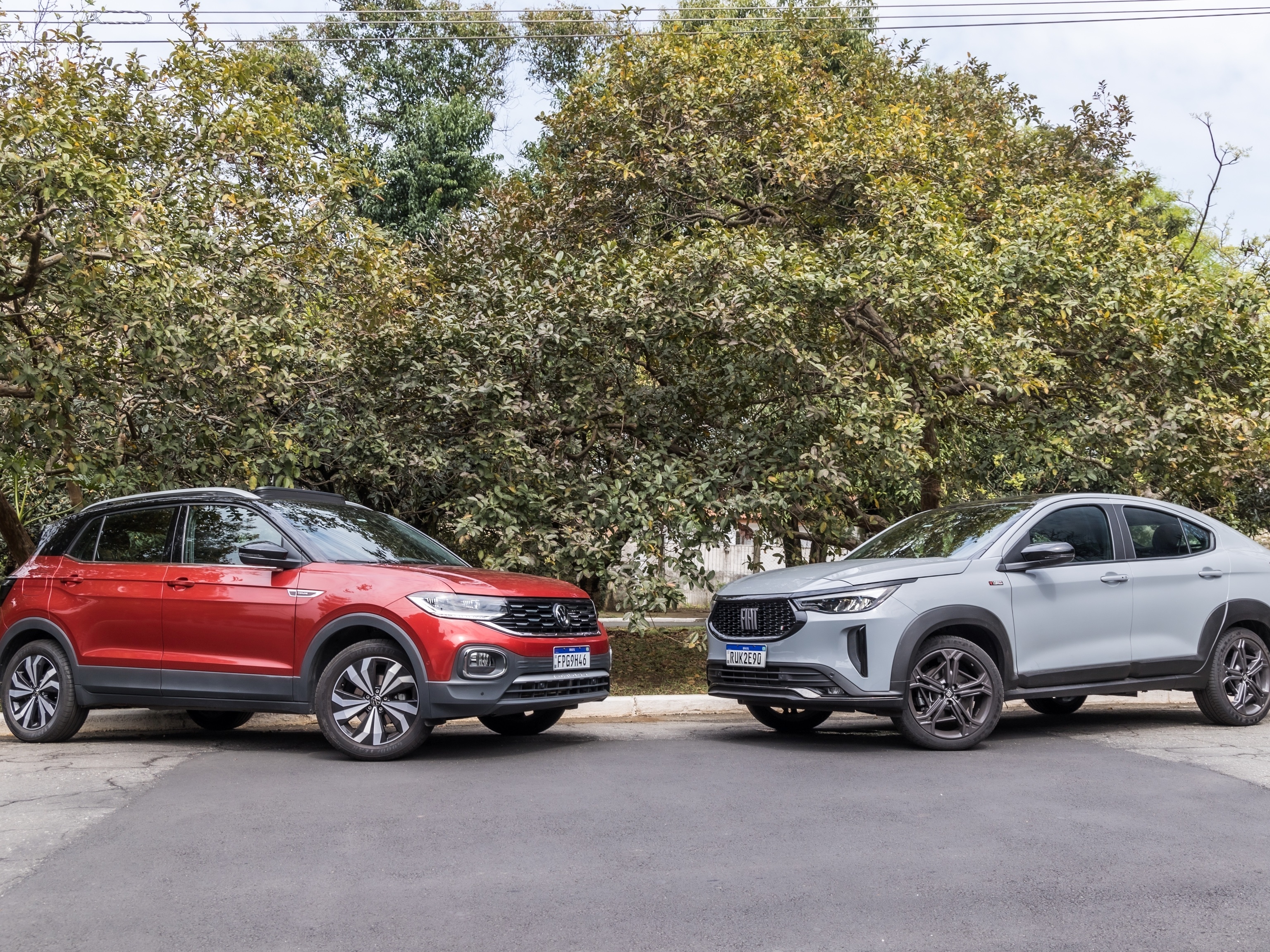 Fiat Fastback x VW T-Cross: novo SUV cupê desafia campeão de vendas