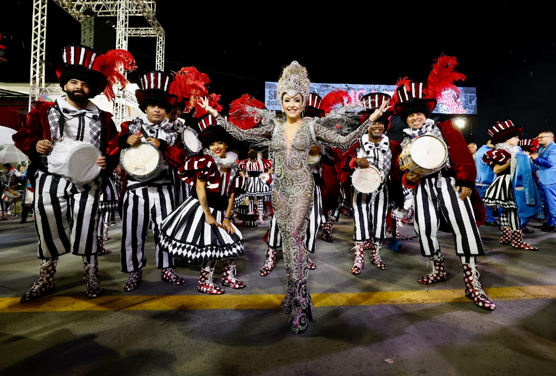 Estrela do Terceiro Milênio desfila na noite do segundo dia do Carnaval de São Paulo - Marina Pekin/ UOL