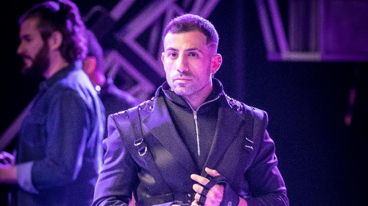 Kaysar Dadour vive Kaká Bezerra em "Cara e Coragem" - Globo/João Cotta - Globo/João Cotta