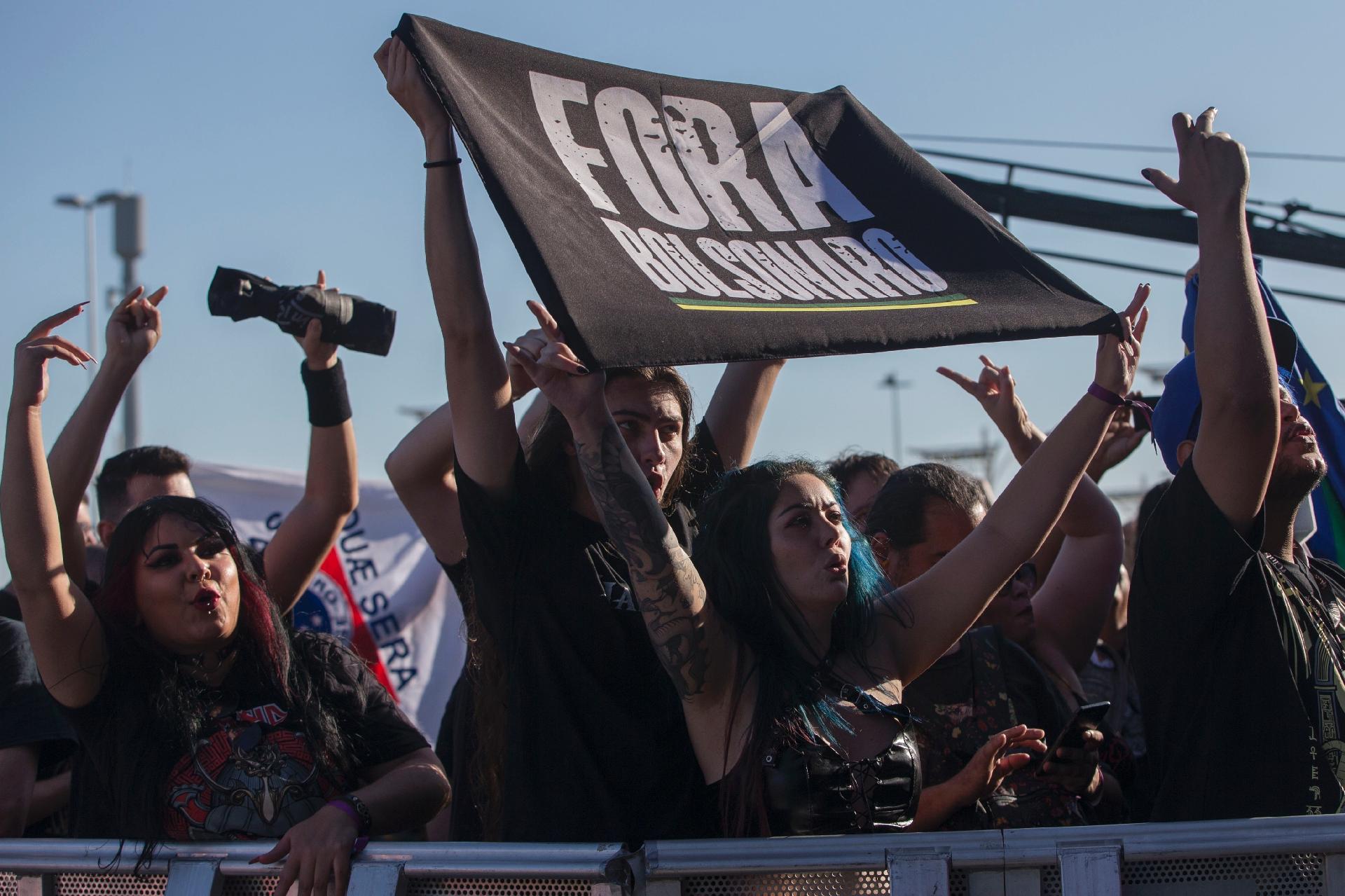 Black Pantera abre Rock in Rio com protesto por parte do público. - Júlio Guimarães/UOL