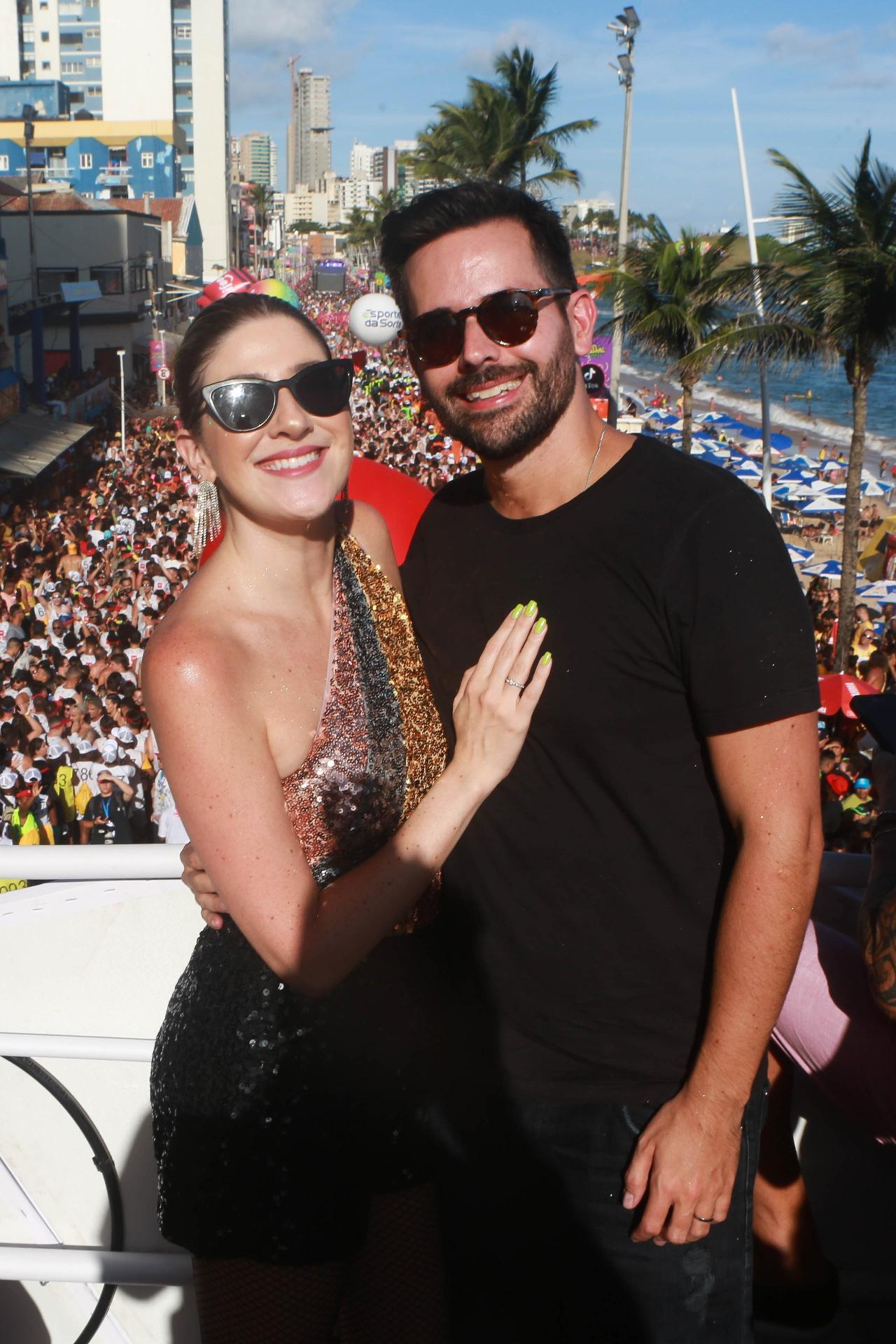 Dani Calabresa e o marido também aproveitam trio de Ivete em Salvador - Dilson Silva e Wesley Costa/ AgNews