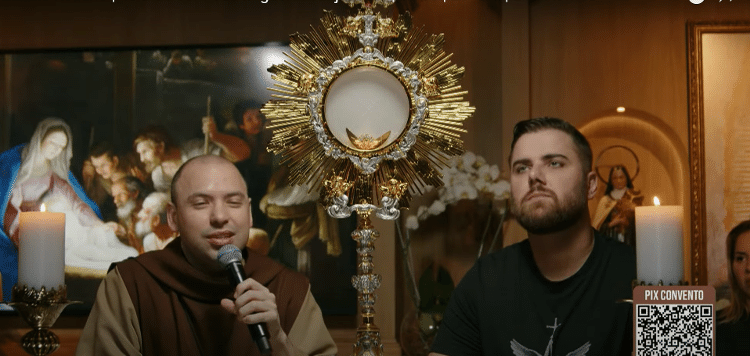 Zé Neto participou de live de oração com frei Gilson Zé Neto participou de live de oração com frei Gilson