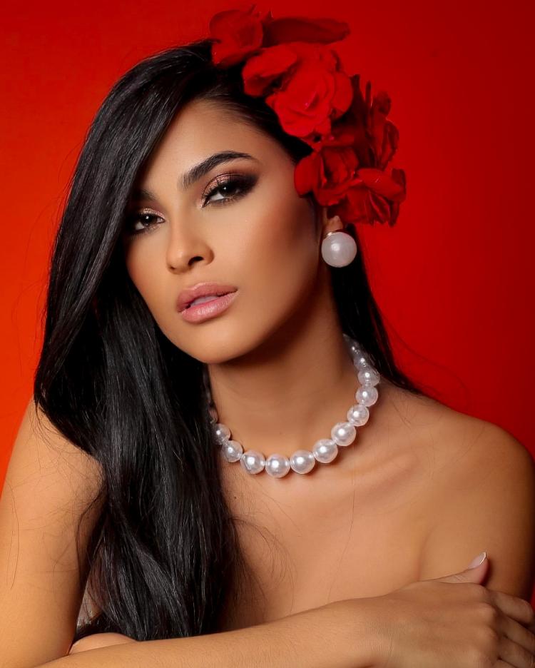 Nicolly Borges, 21 anos, corretora e Miss Bahia Mundo 2024