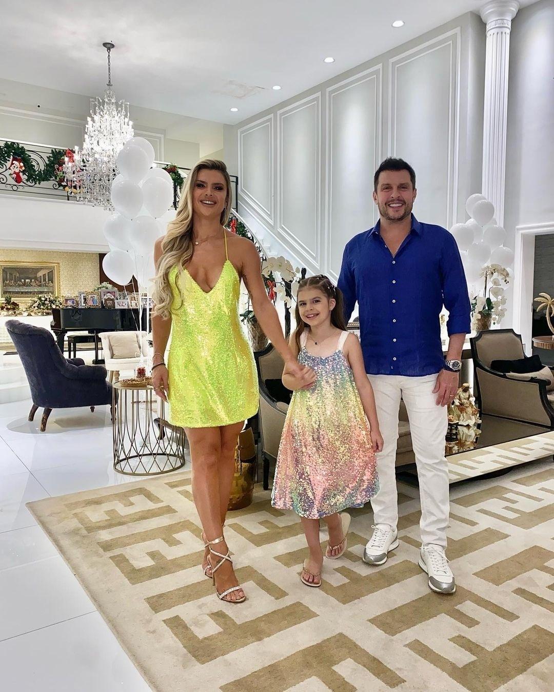 Ceará e Mirella Santos veja fotos da mansão do casal invadida em SP