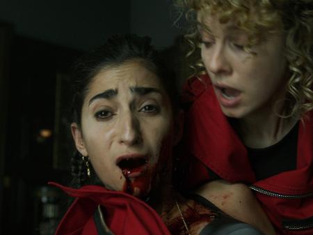 Nairóbi segue entre a vida e a morte no início da parte 4 de "La Casa de Papel" - Divulgação/Netflix