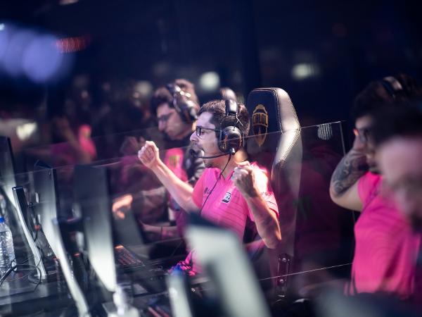 AOSHI FALA DO BOM INÍCIO DA INTZ, ATROPELO CONTRA A PAIN E EVOLUÇÃO DO TIME  NO CBLOL 