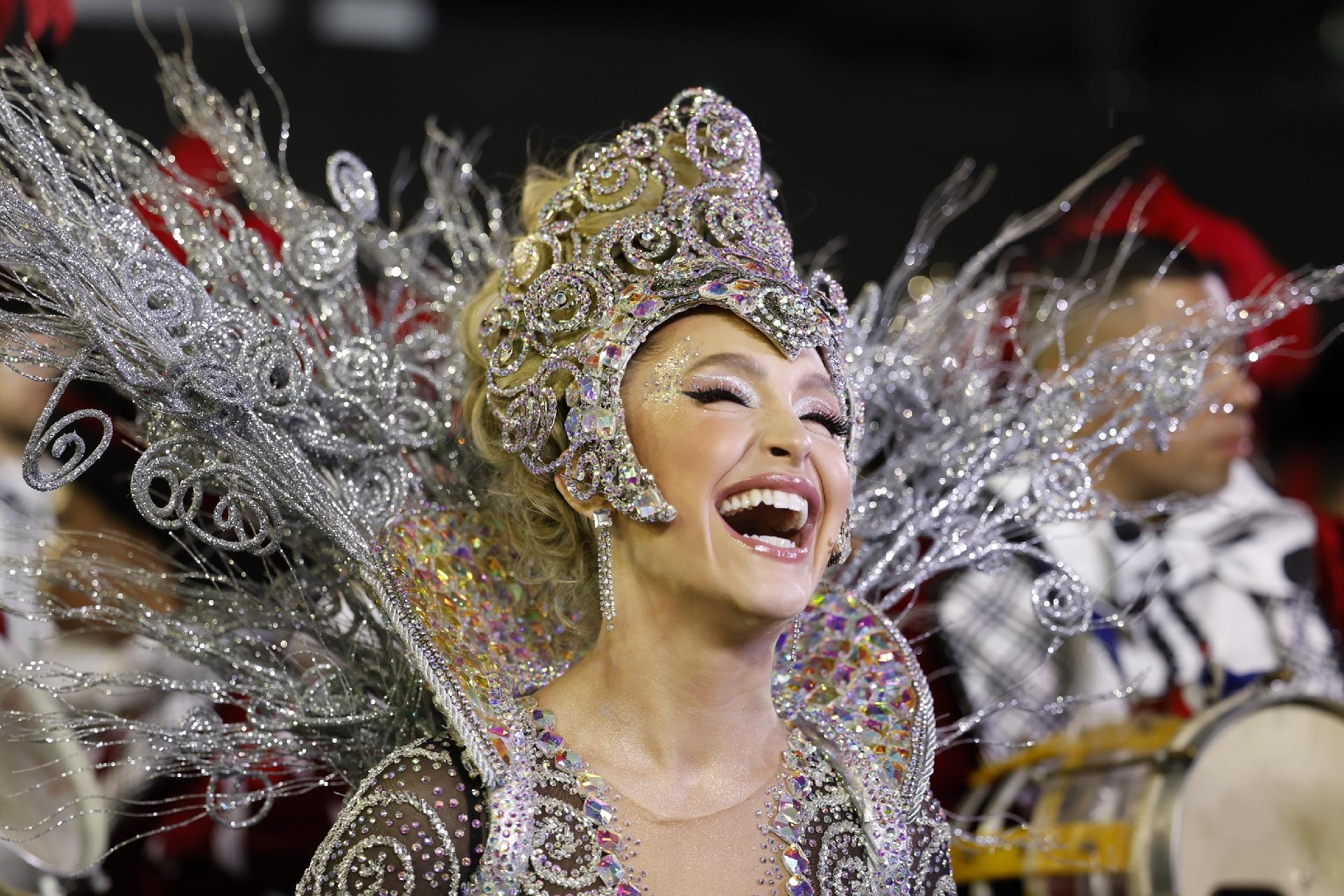 Estrela do Terceiro Milênio desfila na noite do segundo dia do Carnaval de São Paulo - Marina Pekin/ UOL