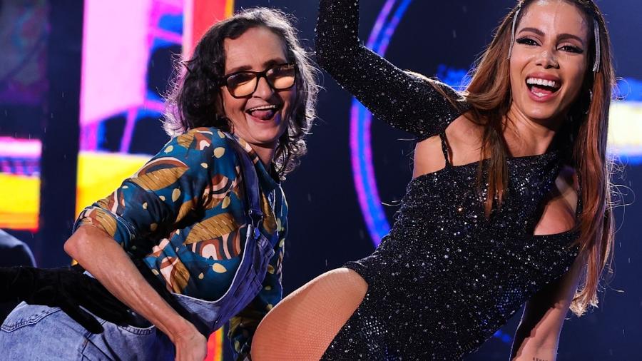 Anitta recebeu uma fã animadíssima no palco do Garota Vip que ficou conhecida como tia Marli - Manuela Scarpa/Brazil News