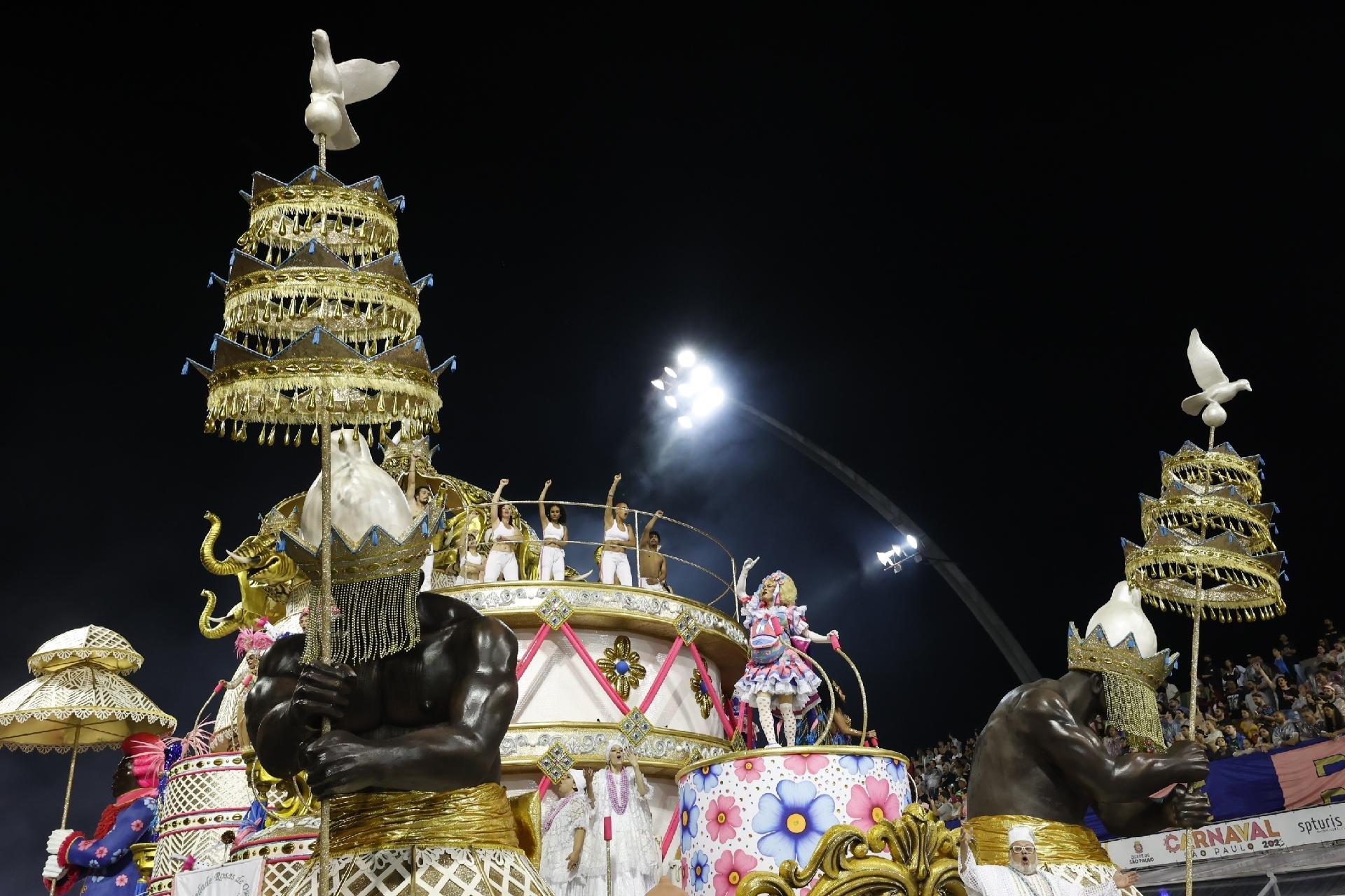 Enredo da Rosas de Ouro pede respeito e igualdade racial - Mariana Pekin/UOL