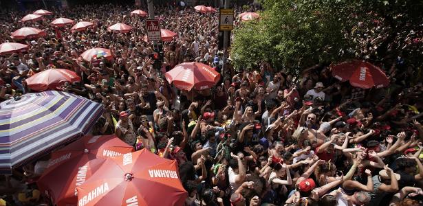 Foliões no bloco Baixo Augusta, em São Paulo