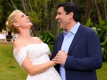 Ana Hickmann exibe foto tirada em primeiro encontro com Edu Guedes