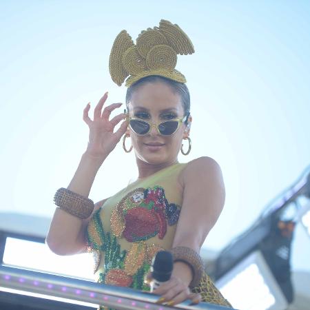 Claudia Leitte agita mais um dia de Carnaval em Salvador