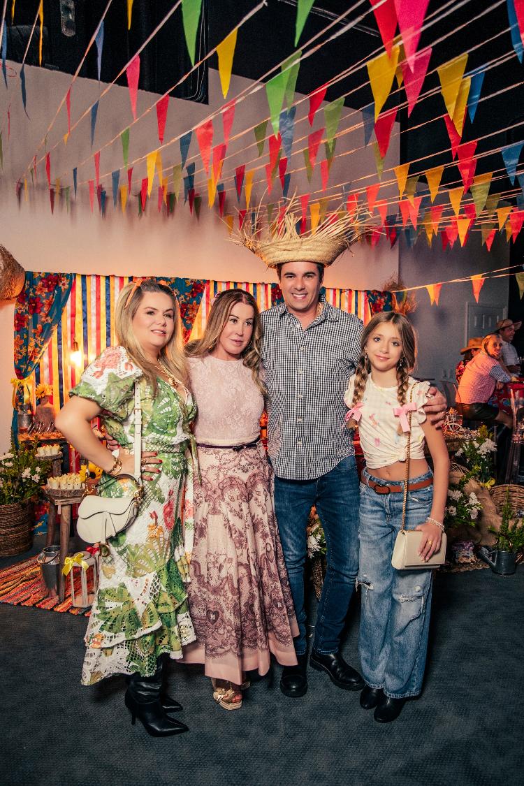 Juju de Casa, Zilu Camargo, Fernando e a filha da Juju