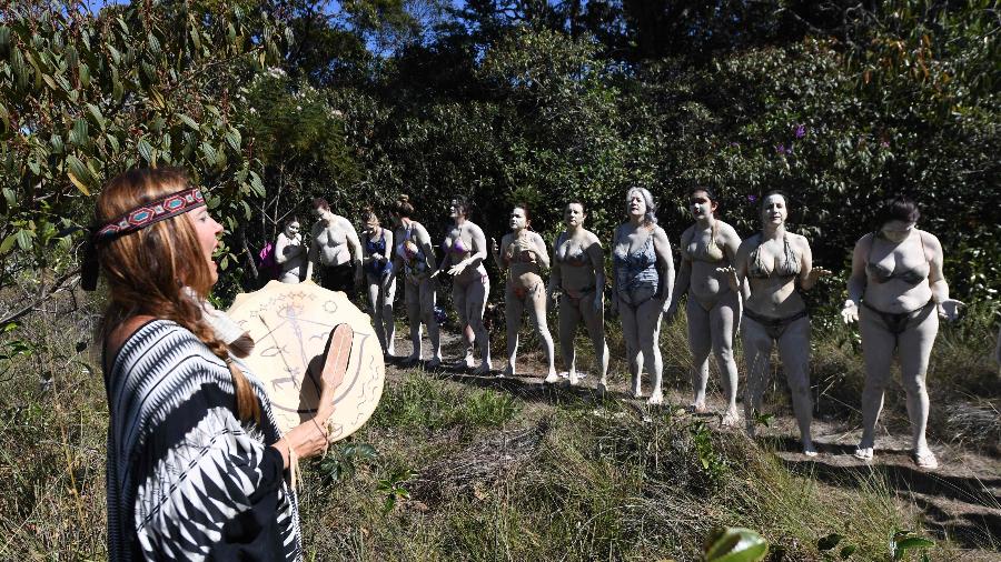 Ritual xamânico no Centelha Divina, na Chapada dos Veadeiros - EVARISTO SA/AFP