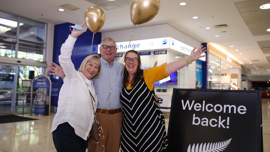 19.abr.2021- Passageiros da Nova Zelândia chegam ao aeroporto de Sydney, na Austrália, após reabertura de voos entre os dois países  - Bai Xuefei/Xinhua