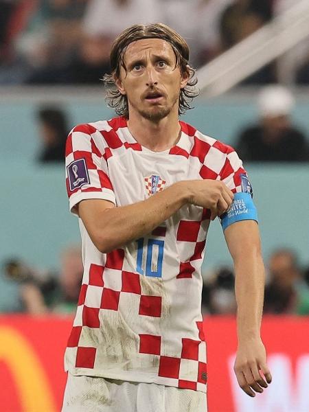 Modric, craque da Croácia, durante partida contra Marrocos na Copa - KARIM JAAFAR / AFP