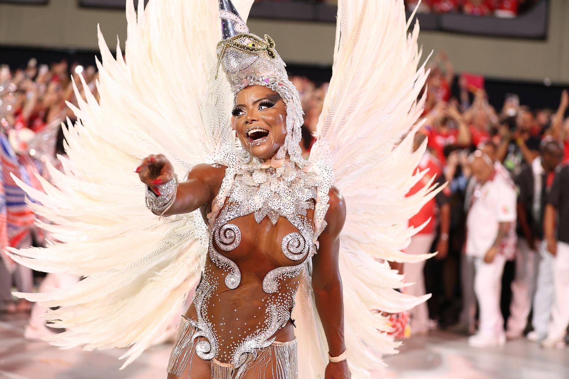 Adriana Bombom durante o desfile da Grande Rio - Daniel Pinheiro/AgNews