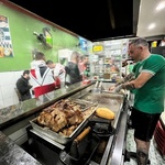 Torcedores do São Paulo aproveitam bares nos arredores do Allianz Parque antes de jogo contra o Água Santa pelas quartas de final do Paulistão 2023 - undefined