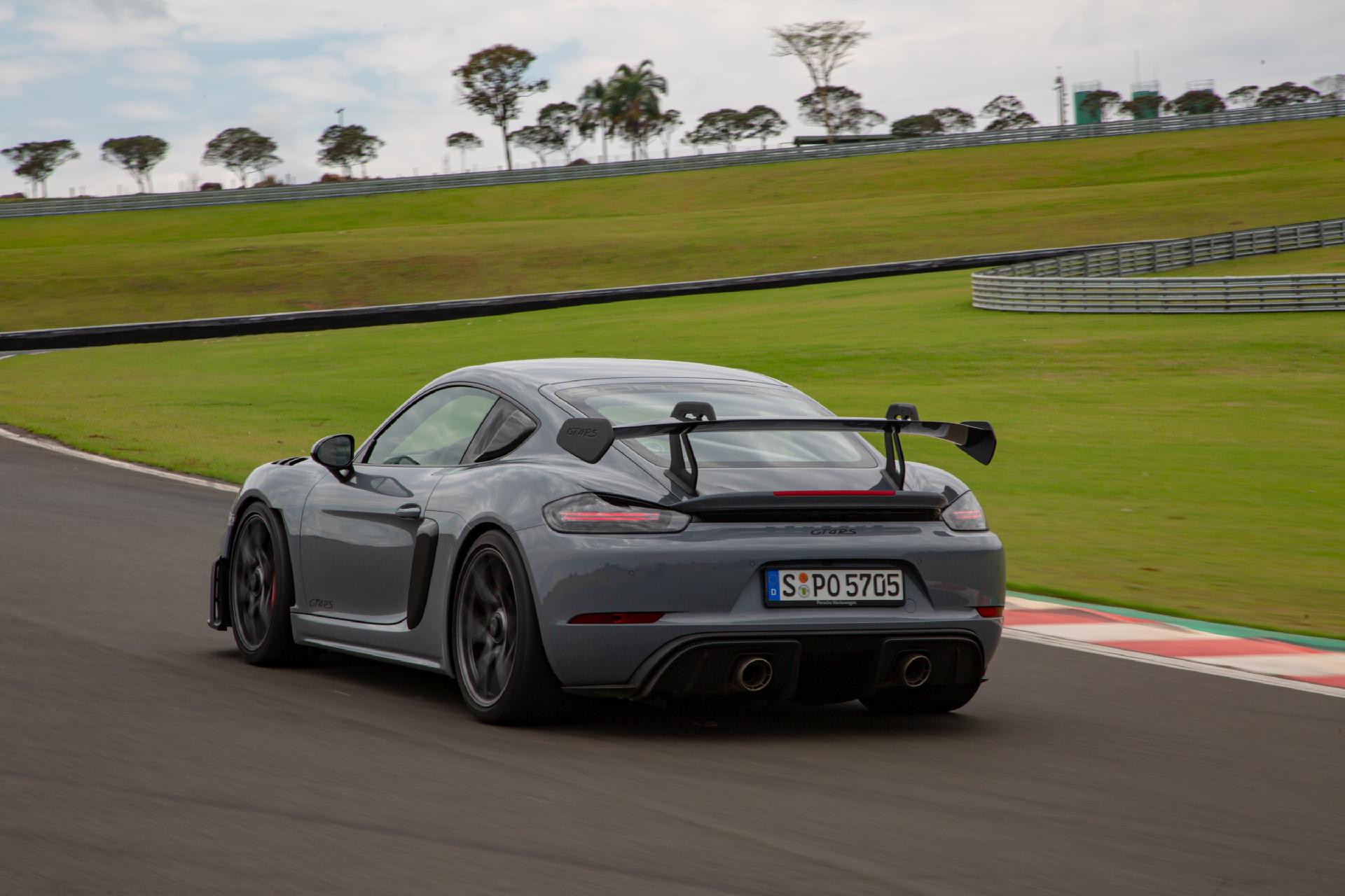 Porsche 718 Cayman GT4 RS - Divulgação