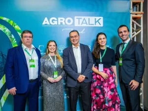 Evento do agronegócio brasileiro é marcado por homenagem com joia exclusiva