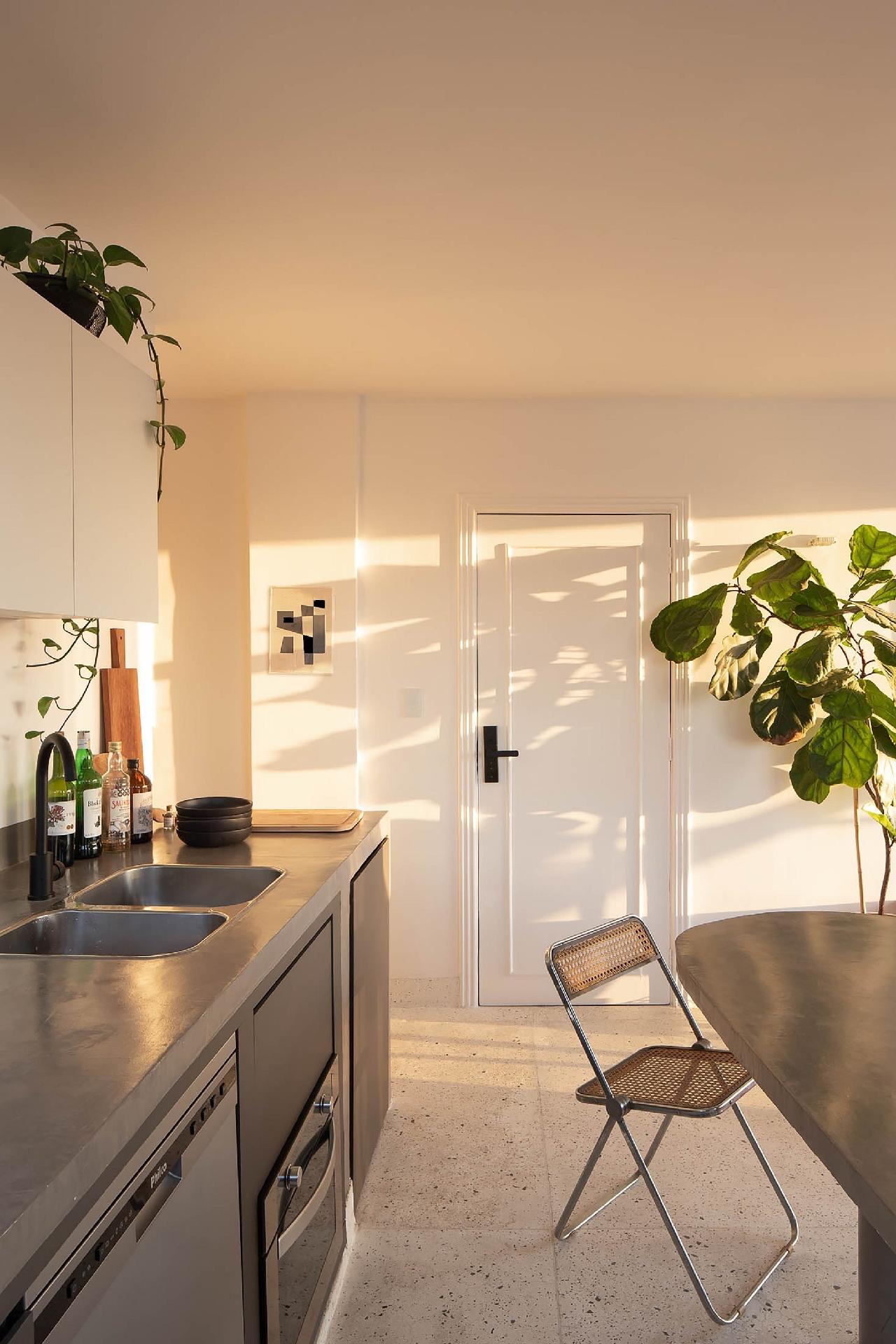 Outro ângulo da cozinha - André Mortatti/Divulgação