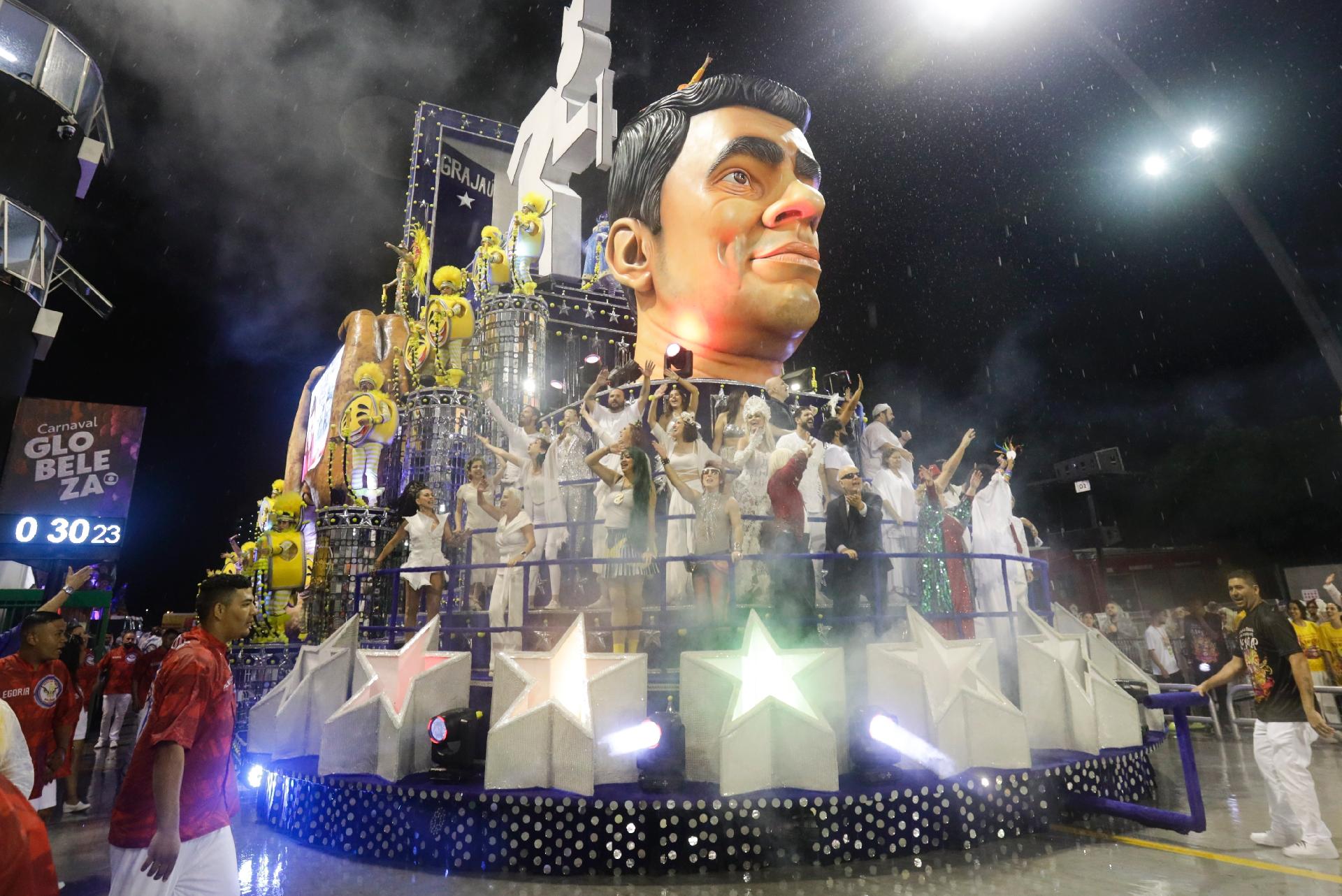Estrela do Terceiro Milênio desfila na noite do segundo dia do Carnaval de São Paulo - Ricardo Matsukawa/ UOL