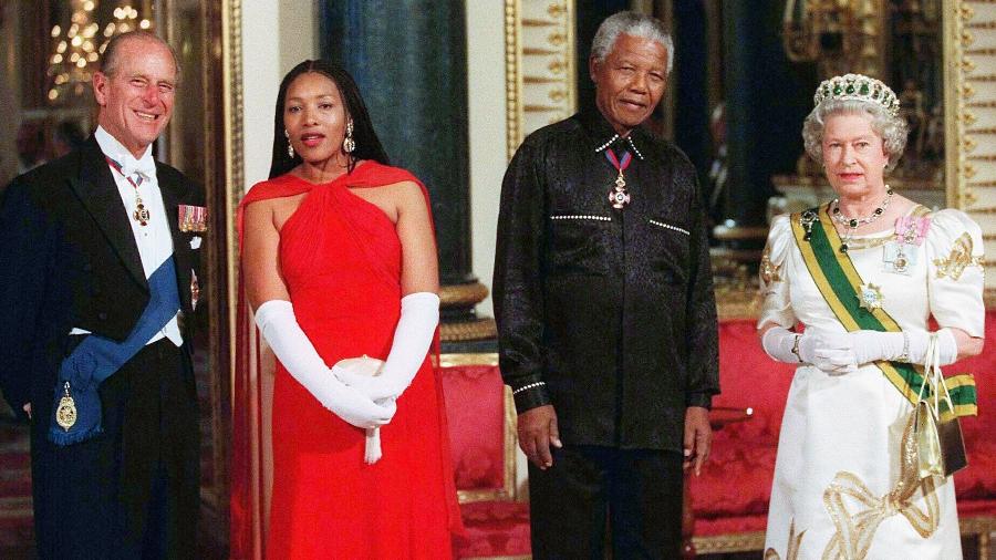 Rainha Elizabeth 2ª recebe Nelson Mandela - Getty Images