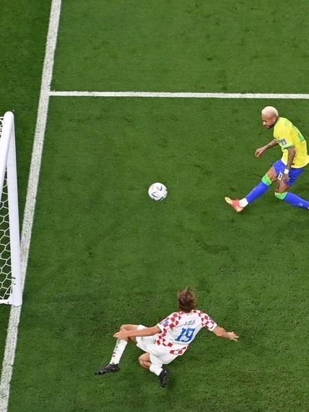 Lance que Neymar fez o gol do Brasil contra a Croácia na Copa. - JEWEL SAMAD / AFP