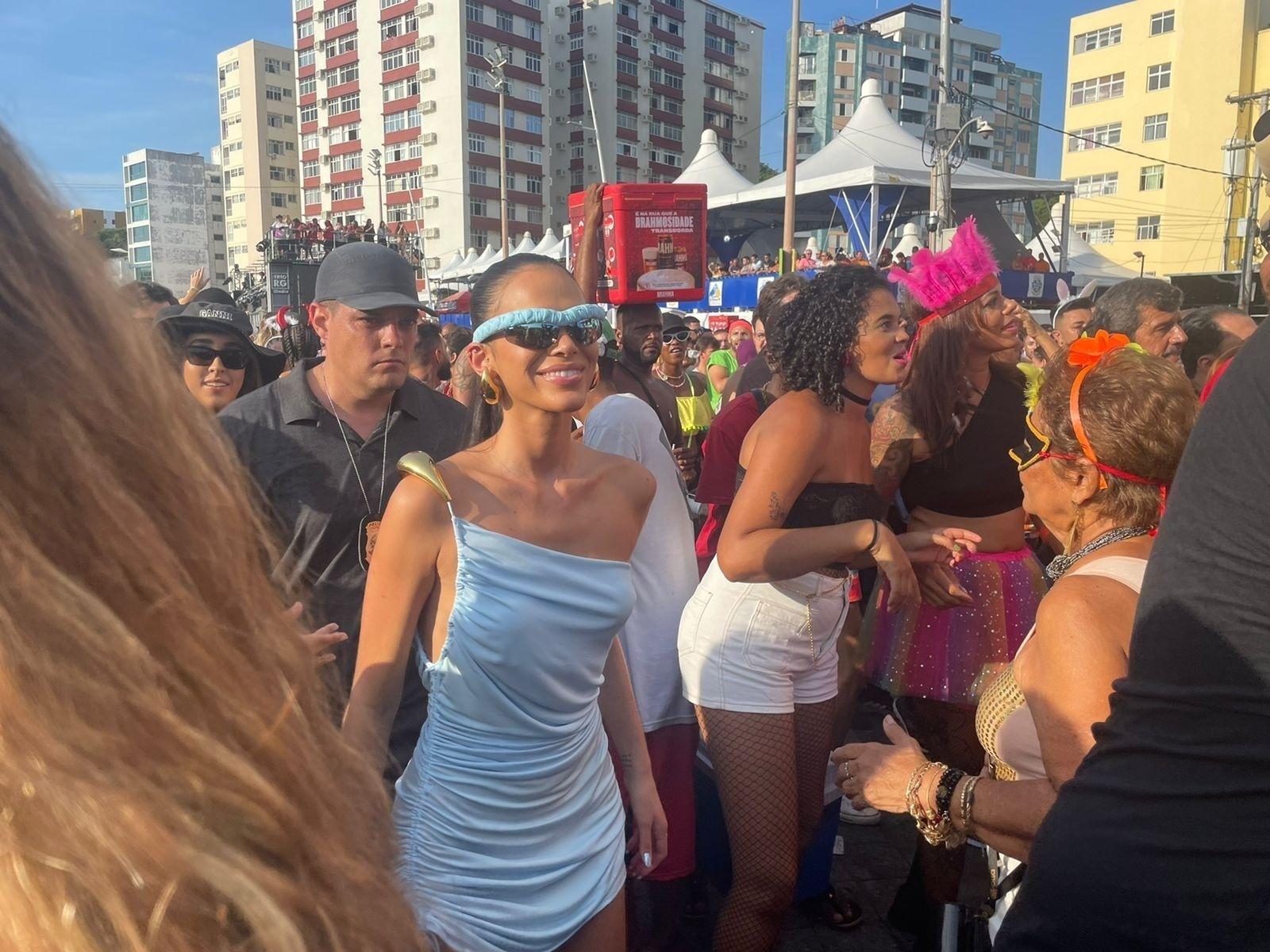 Bruna Marquezine chega para trio de Ivete - Reprodução/Lari Couto