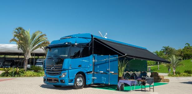 Caminhão transformado em motorhome