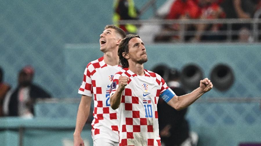 Luka Modric comemora terceiro lugar da Croácia em sua despedida das Copas