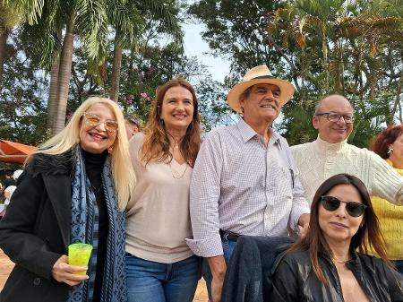 Eliane Munhoz e Anesio Fassina com convidados Eliane Munhoz e Anesio Fassina com convidados