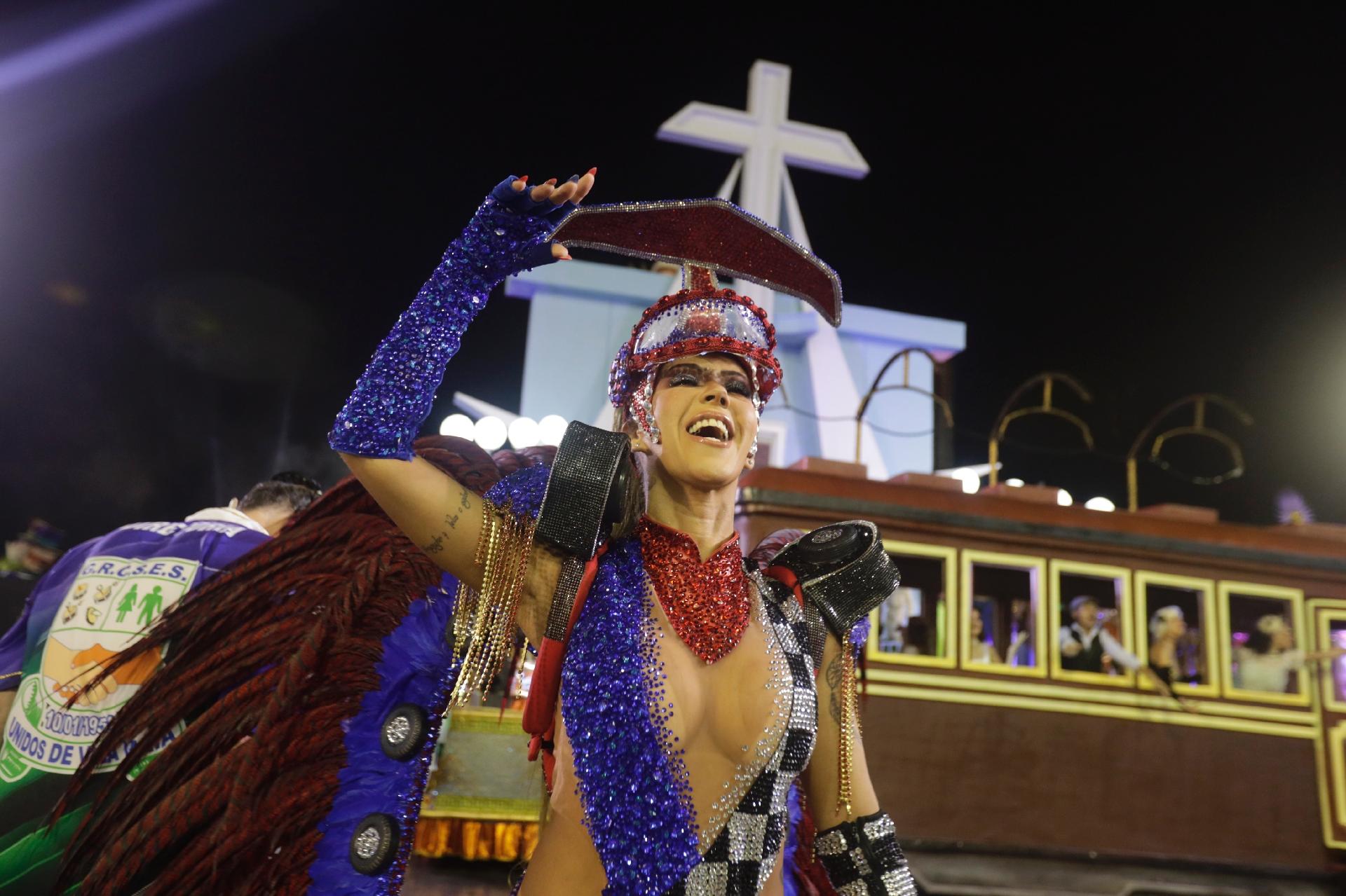 Vila Maria honra história do bairro e da escola em samba-enredo - Ricardo Matsukawa/UOL