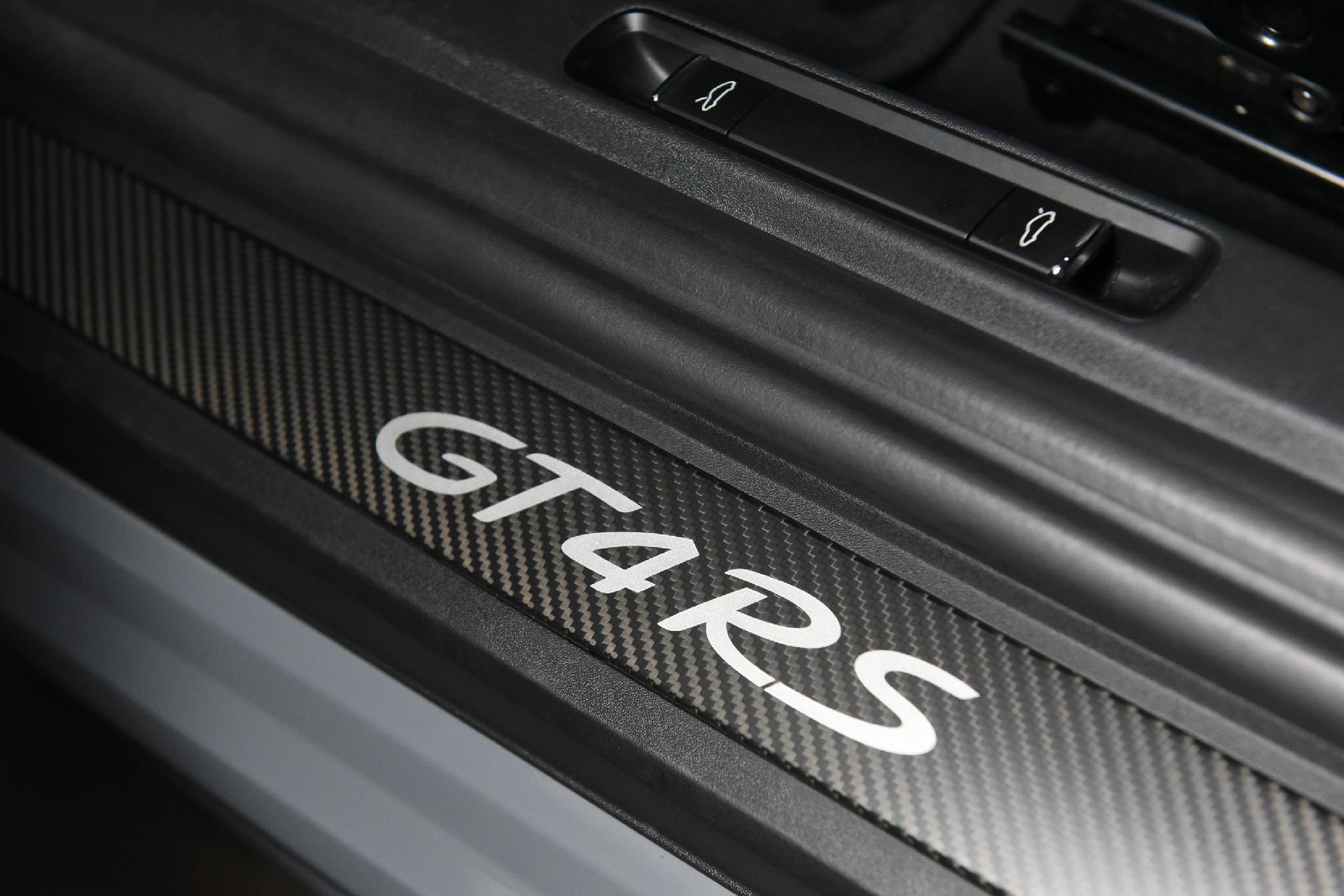 Porsche 718 Cayman GT4 RS - Divulgação