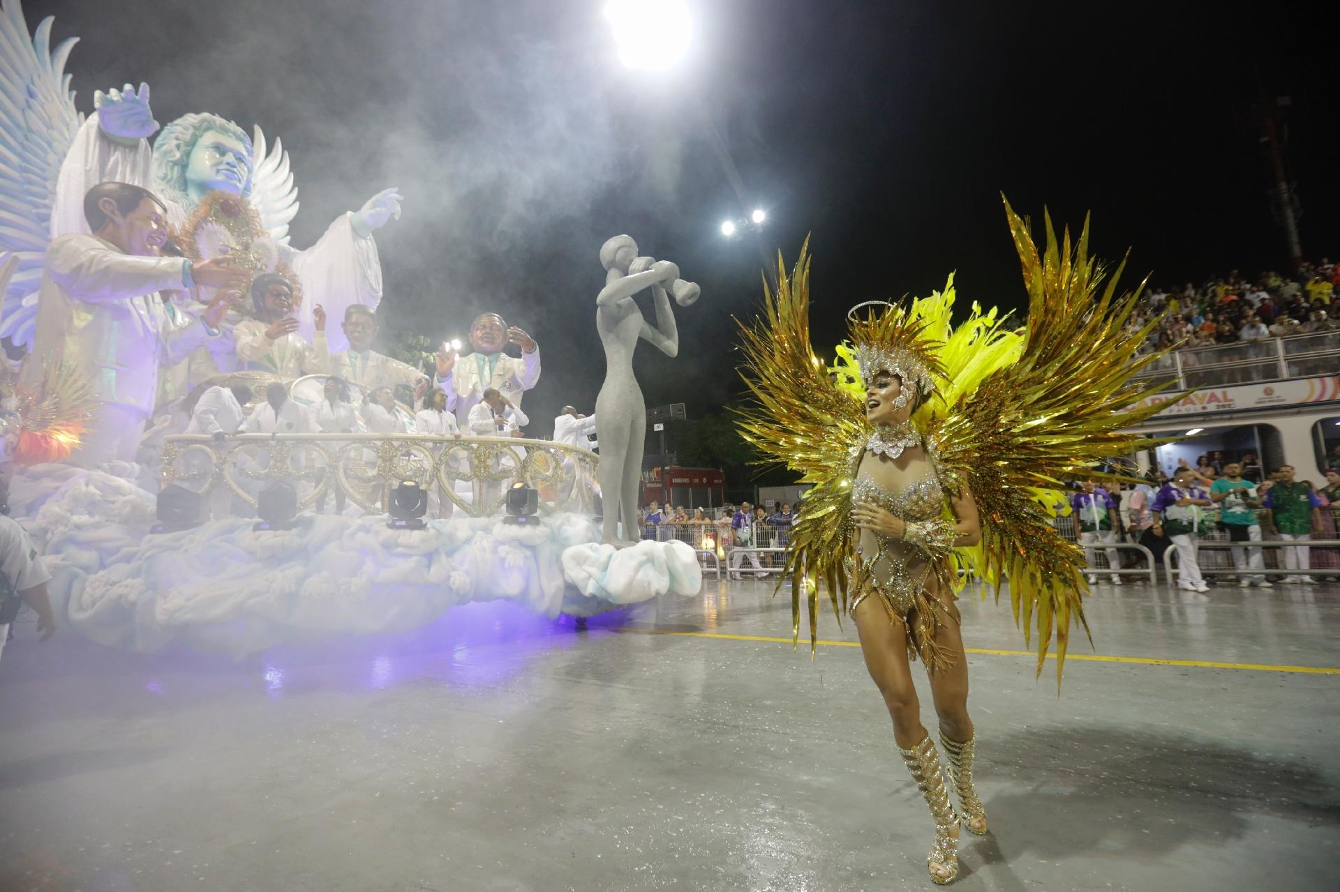 Vila Maria honra história do bairro e da escola em samba-enredo - Ricardo Matsukawa/UOL