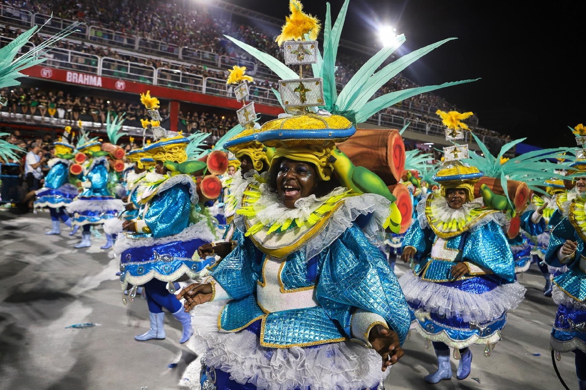 "É onda que vai, é onda que vem. Serei a Baía de Todos os Santos a se mirar no samba da minha Terra" foi o enredo escolhido - Zô Guimarães/ UOL
