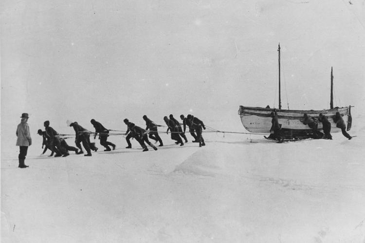 Os sobreviventes conseguiram se manter até o resgate, sob o tenebroso clima antártico