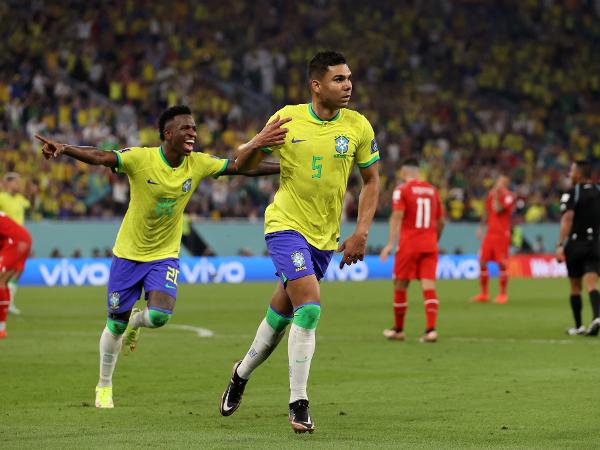 Brasil é quem mais chuta de fora da área na Copa; arma contra Suíça?