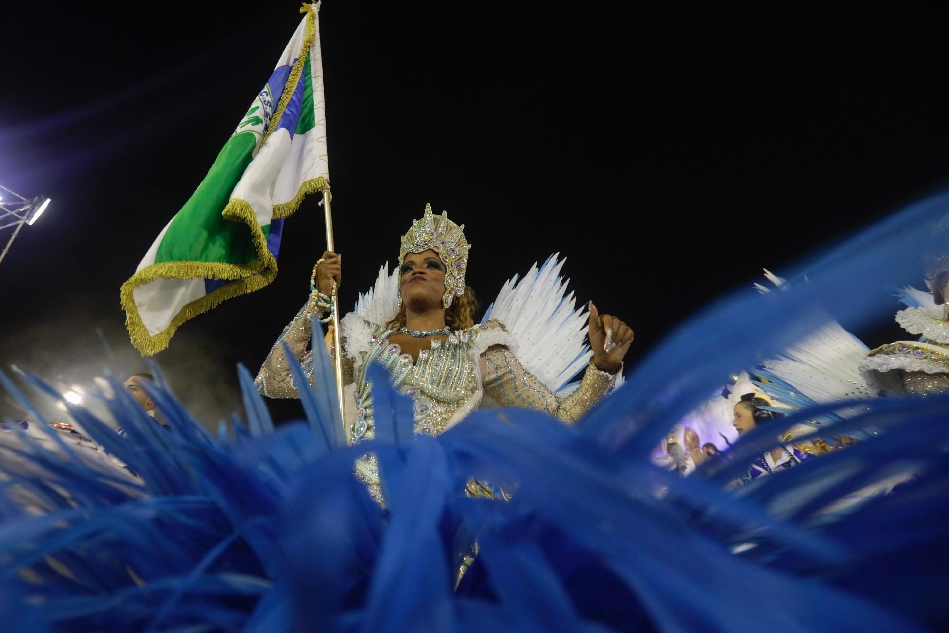 Vila Maria honra história do bairro e da escola em samba-enredo - Ricardo Matsukawa/UOL