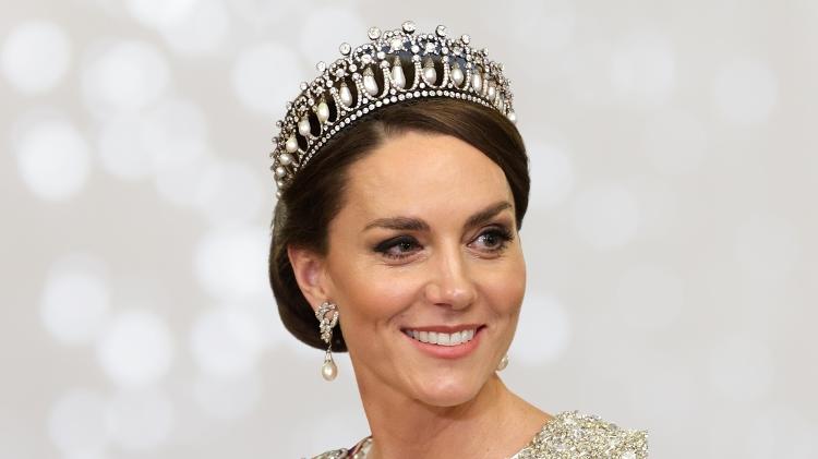 Kate Middleton com a Queen Mary's Lover's Knot Tiara Kate Middleton com a Queen Mary's Lover's Knot Tiara