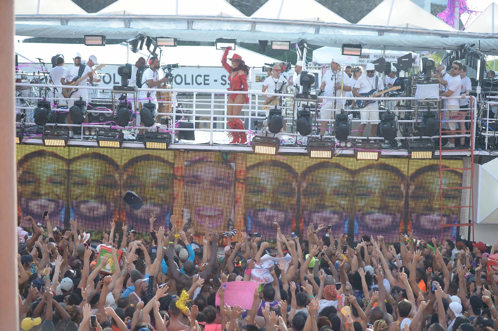 Ivete abre Carnaval em Salvador - Pereira/AgNews