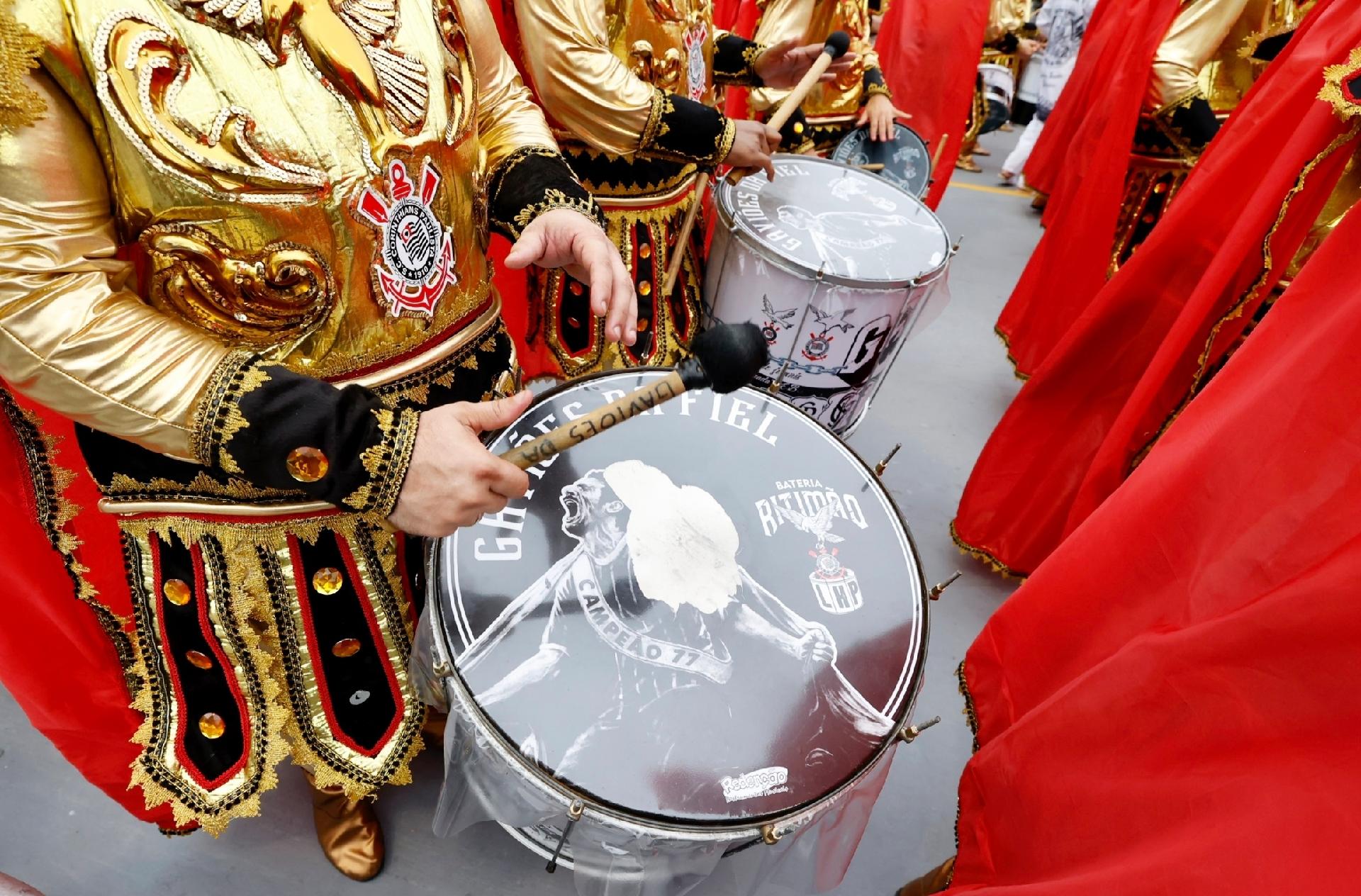 Gaviões da Fiel desfilou com enredo contra a intolerância religiosa - Mariana Pekin / UOL