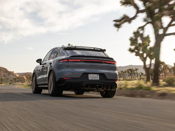 Porsche Cayenne S: último SUV antes de virar elétrico vale a pena?