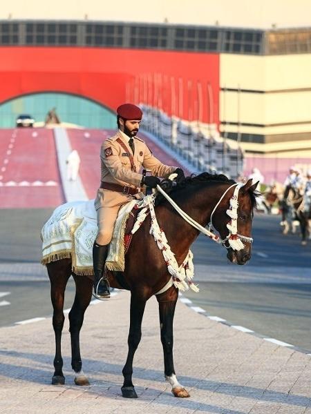 Forças de segurança do Qatar nos arredores do Estádio Al Bayt antes da abertura da Copa do Mundo - Salih Zeki Fazlioglu/Agência Anadolu via Getty Images