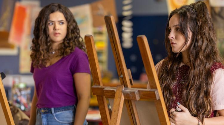 Anita (Maisa) e Filipa (Larissa Manoela) são colegas na faculdade de Artes Visuais