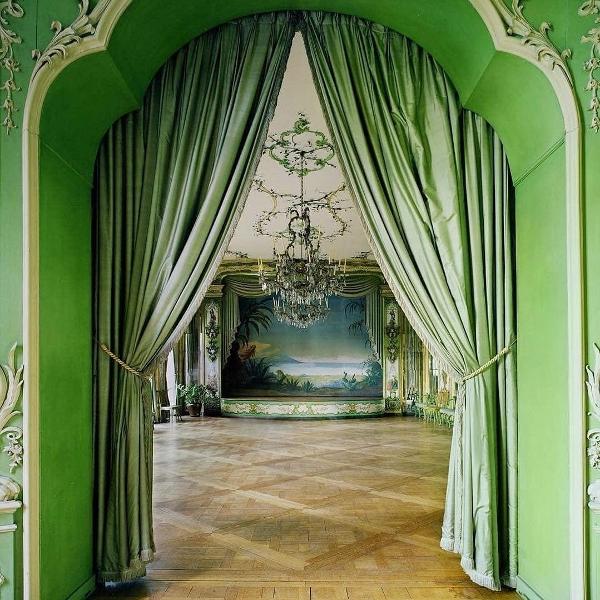 Hotel de Boisgelin, em Paris, França - @CARLOEMILIOPRAZ/accidentallywesanderson.com